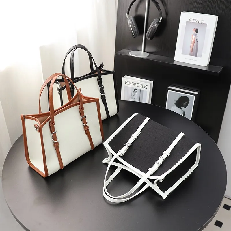 

Elevated Essentials Tote 2025 – Statement Color-Block Shoulder Bag with Spacious Carryall Versatility