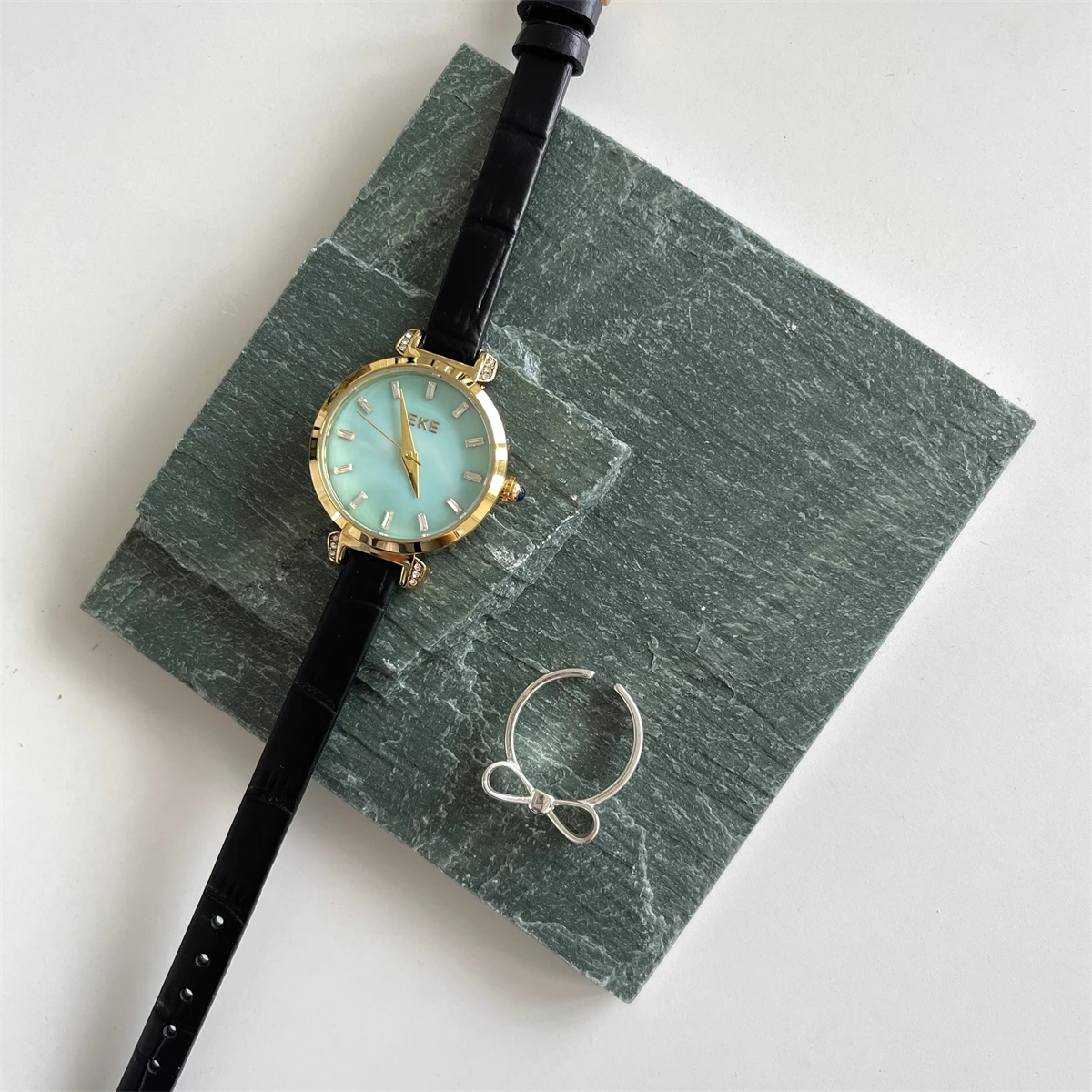 reloj-de-mujer-sencillo-y-elegante-nuevo-otono-invierno-correa-de-cuero-elegante-reloj-de-cuarzo-exquisito-y-artistico-un-regalo-para-mujer