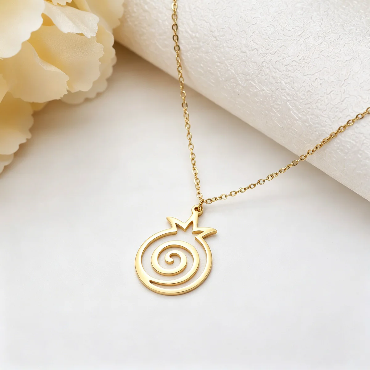 Fashion Hollow Spiral Pomegranate Outline Pendant Necklaces for Women Girl Stainless Steel Clavicle Choker Daily Jewelry Gifts