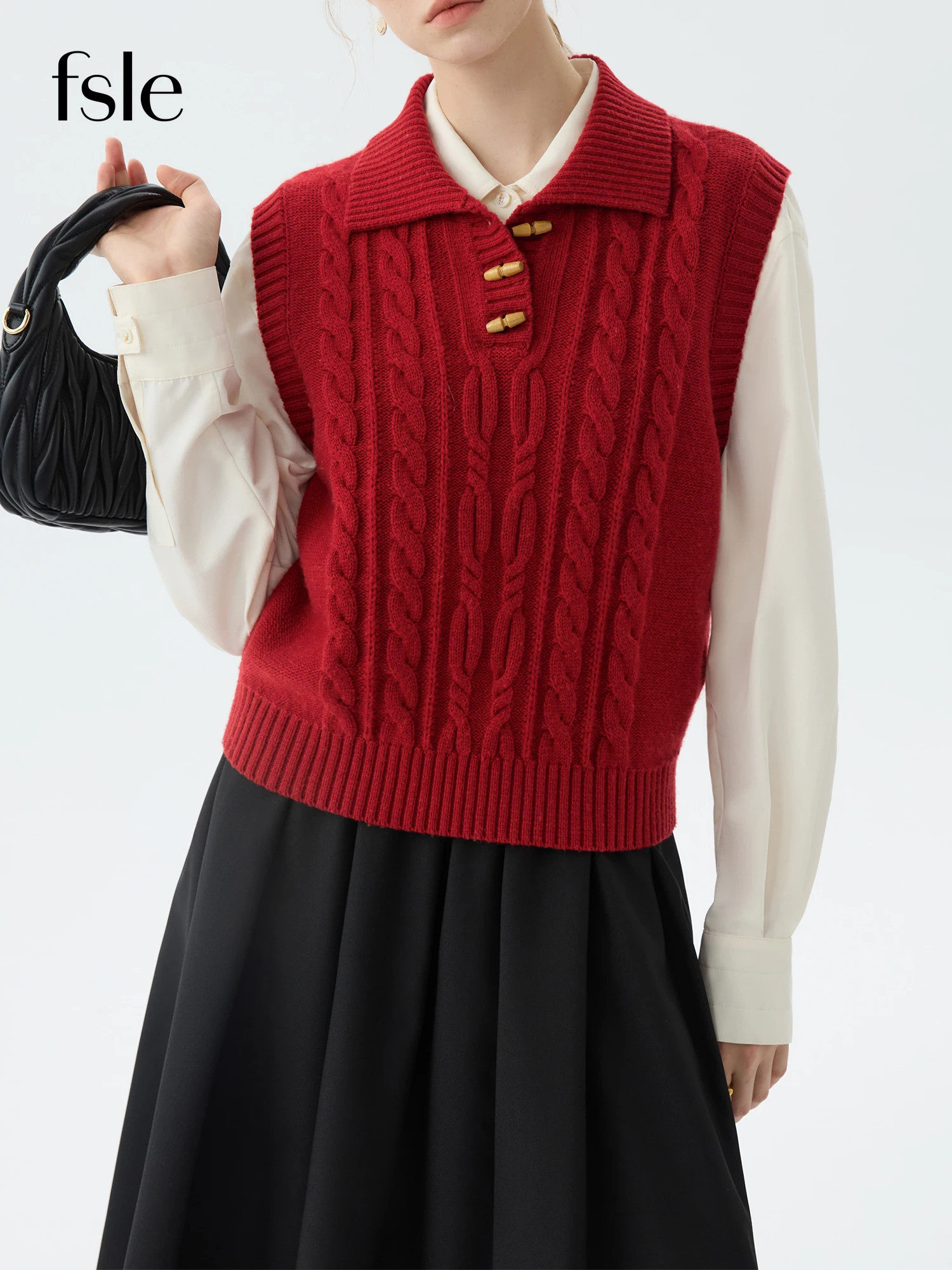 

FSLE Office Lady Cow Horn Button Wool Knitted Vest for Women 2025 New Autumn Winter Layered Sweater Casual Vest 24FS14581