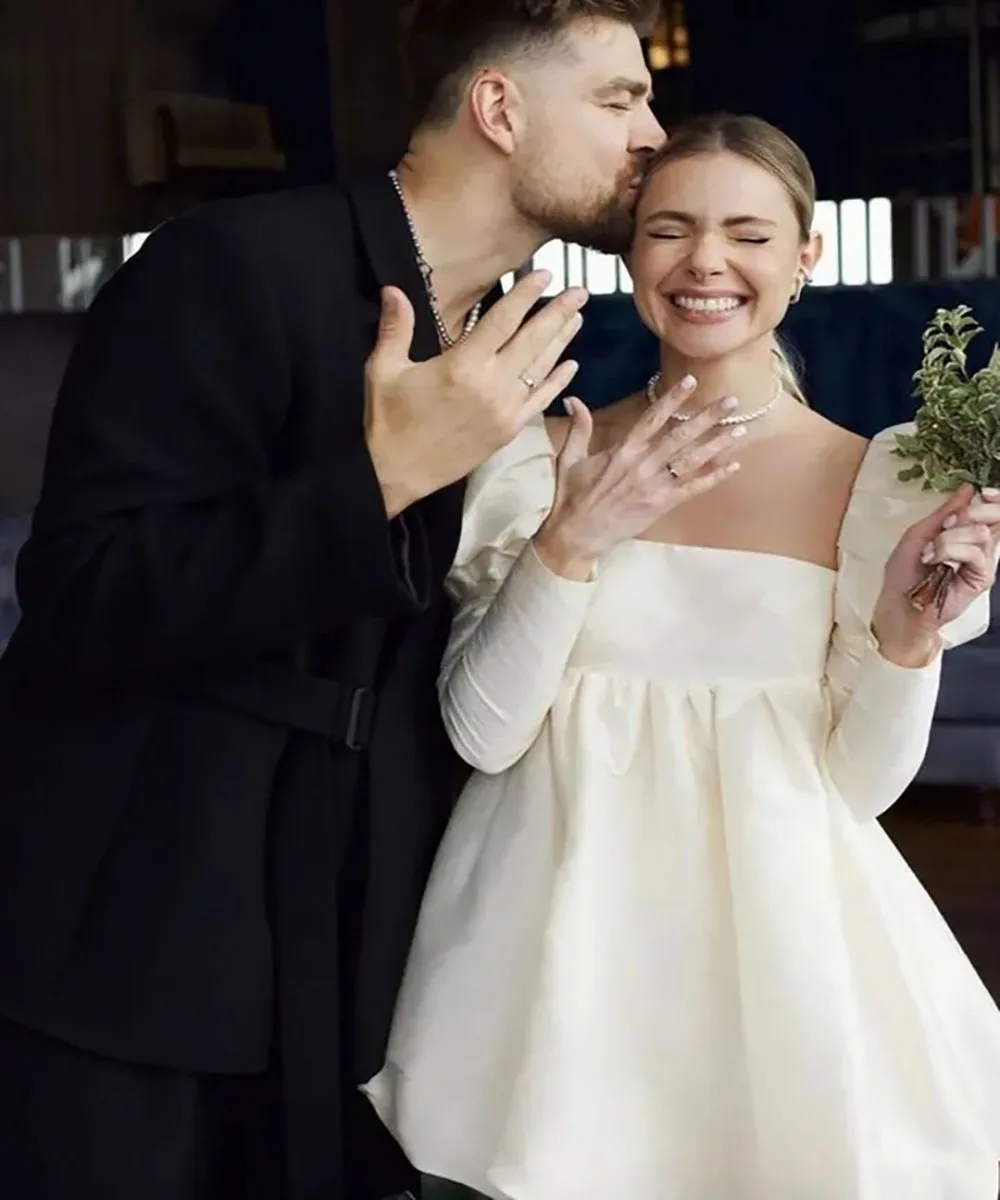 Verngo-Mini vestido de novia de Princesa con cuello cuadrado, manga larga abullonada, vestido de novia de línea A, vestidos fruncidos de satén para eventos especiales