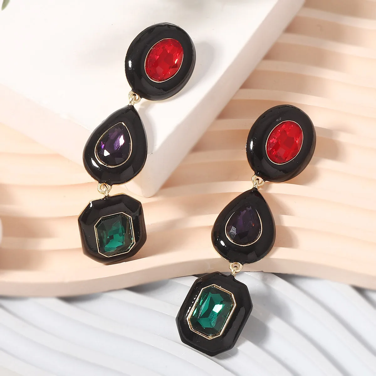 Retro-chic enamel, unique ethnic style, long gemstone-encrusted geometric teardrop earrings, public relations jewelry