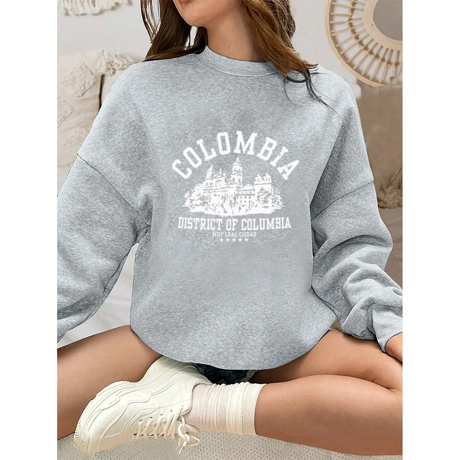 

Round Neck Pullover Velvet Sweater For Daily Wear Women Sweater Autumn Winter Round Neck Long Sleeve Polyester