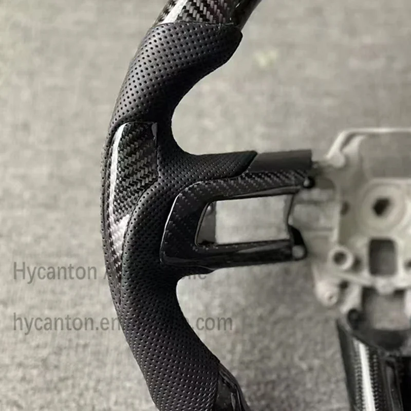 أسعار الجملة عجلة جلدية مثقبة من ألياف الكربون خياطة سوداء رياضية مناسبة تمامًا لعجلة قيادة السيارة #4