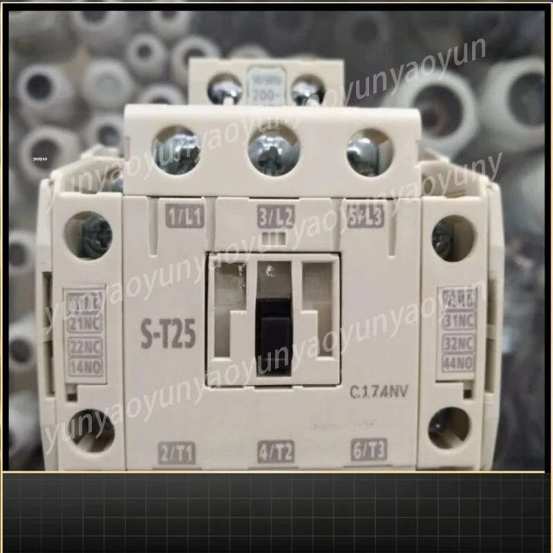 

Контактор переменного тока ST25, 110В/220В/380В, для промышленных систем управления двигателем