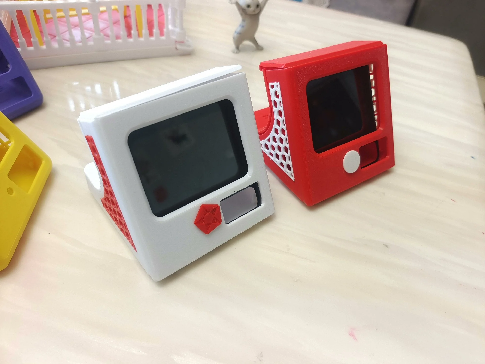 

Многофункциональная настольная игровая коробка | Snap Dragon 8+ Gen 1 | 8+128/256 ОЗУ | Поддержка ТВ/проектора/переключателей