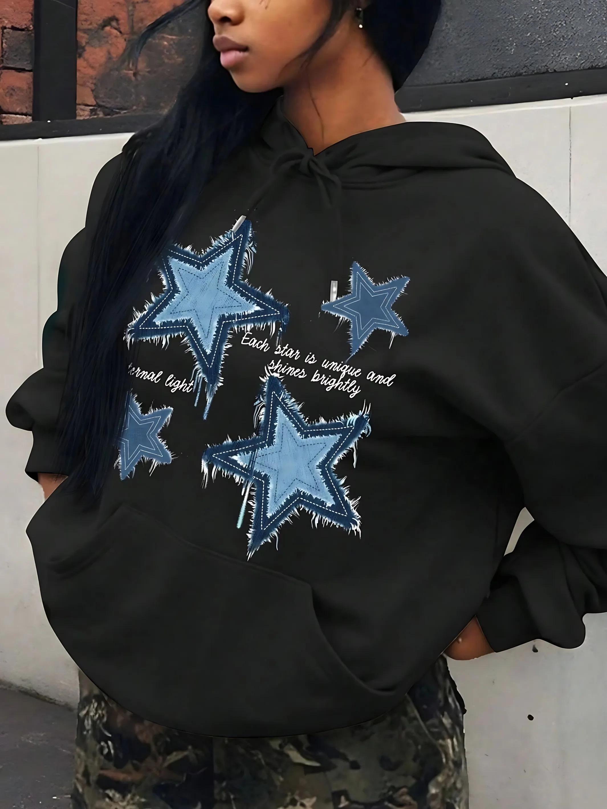 

The new Spring and Autumn 2025 maternity hooded sweatshirt is a casual and fashionable five-pointed star printed pullover sweats