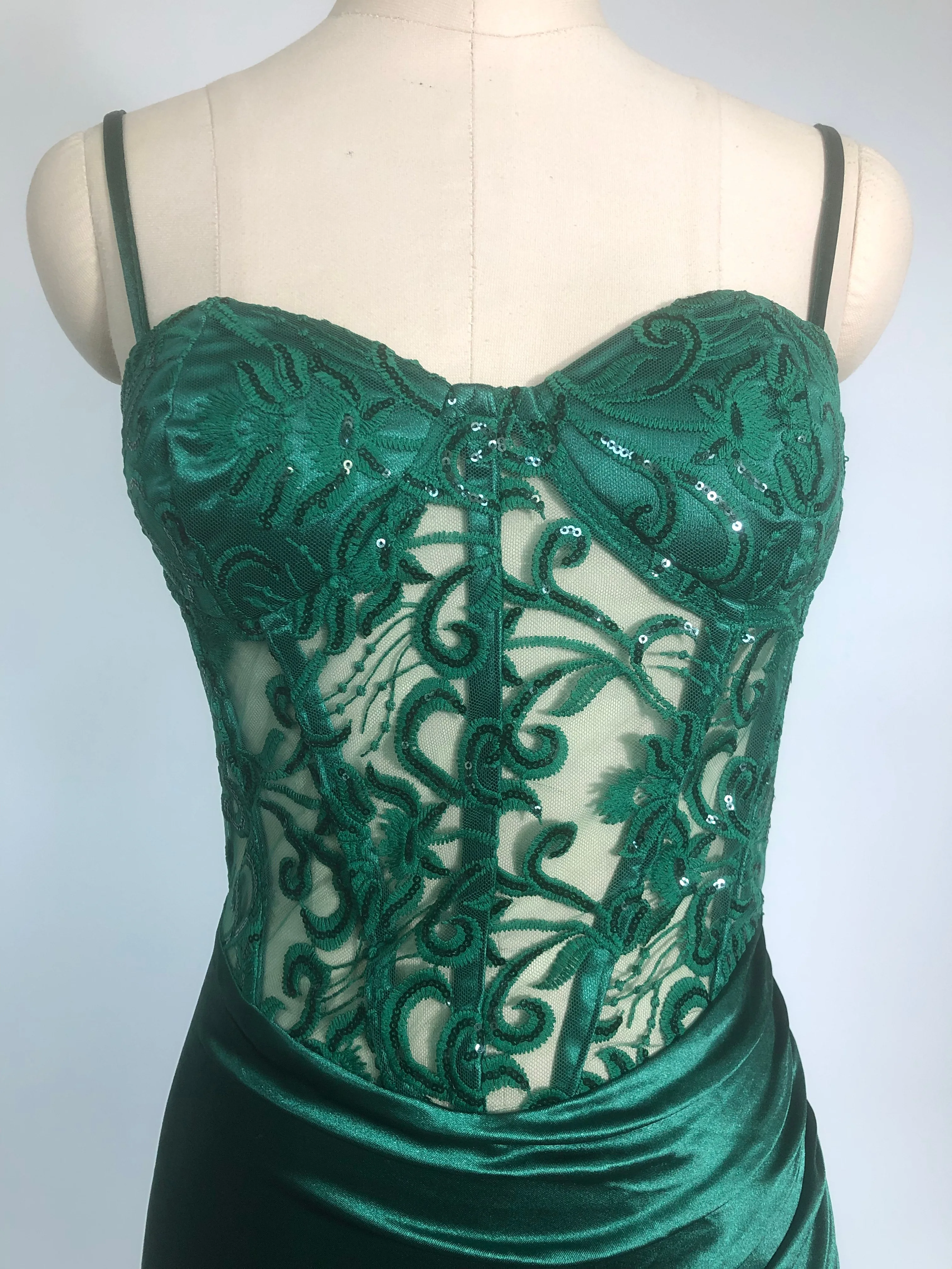 VC Smaragdgrünes, rückenfreies Spaghettiträgerkleid aus Spitze und Satin, elegantes Allure-Party-Abendkleid für Damen