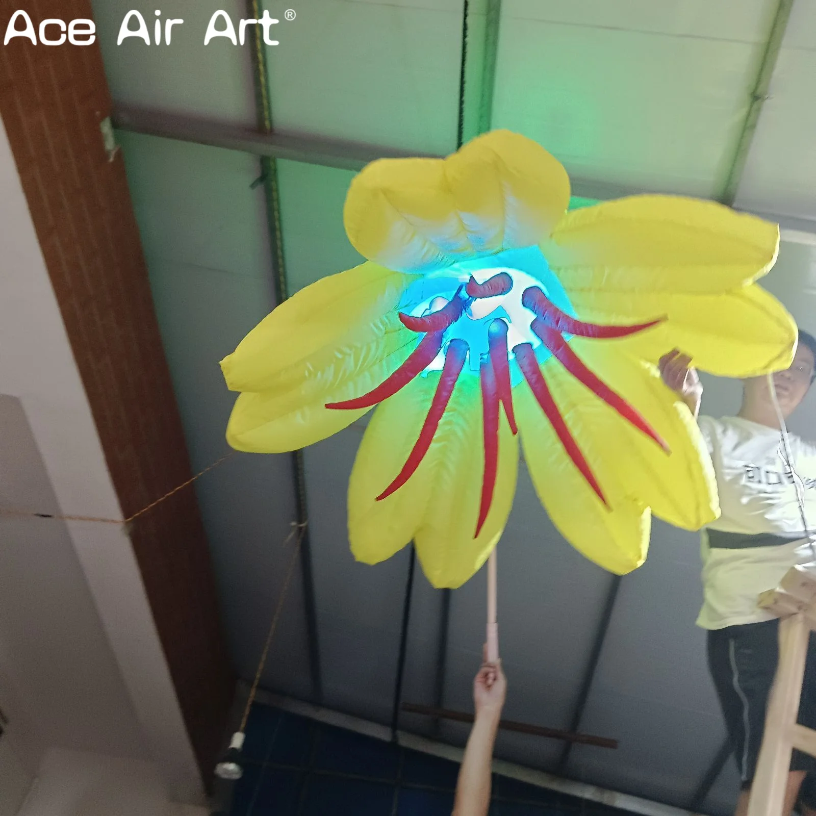 Hanging LED Inflatable Lily Flower for Indoor Ceiling Decoration, Party, Wedding, Concert & Bar Inflatable Flower Balloon