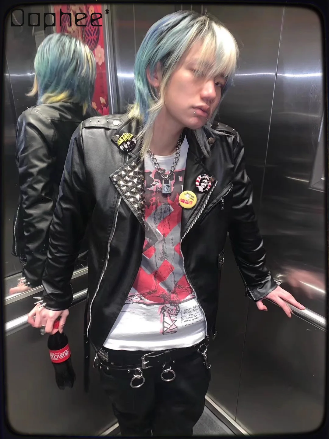 

Spring and Autumn New Punk Rock Style Men's Rivet Badge Black Loose Casual Turn-Down Collar Zipper PU Leather Jacket