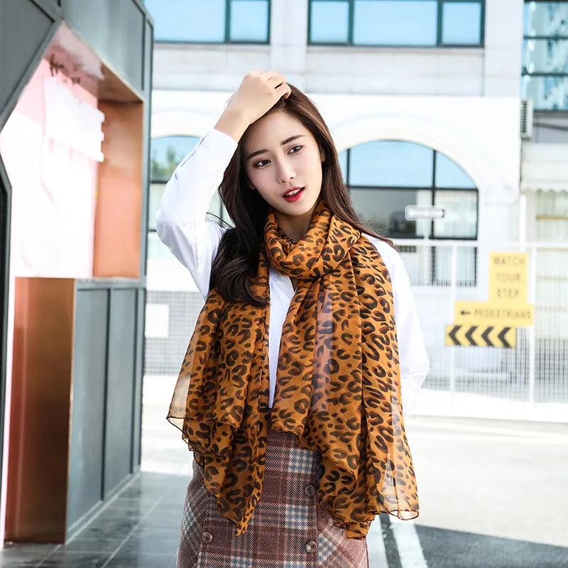 Bufanda de seda grande con estampado de leopardo para mujer, bufanda fina, bufanda de seda estampada para primavera y verano
