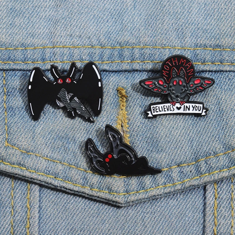 Red Eye Invisible Creature Animal Pines Lapel Badges Punk Gothic Jewelry Gift for Friends Cute Mothman Enamel Brooch Custom