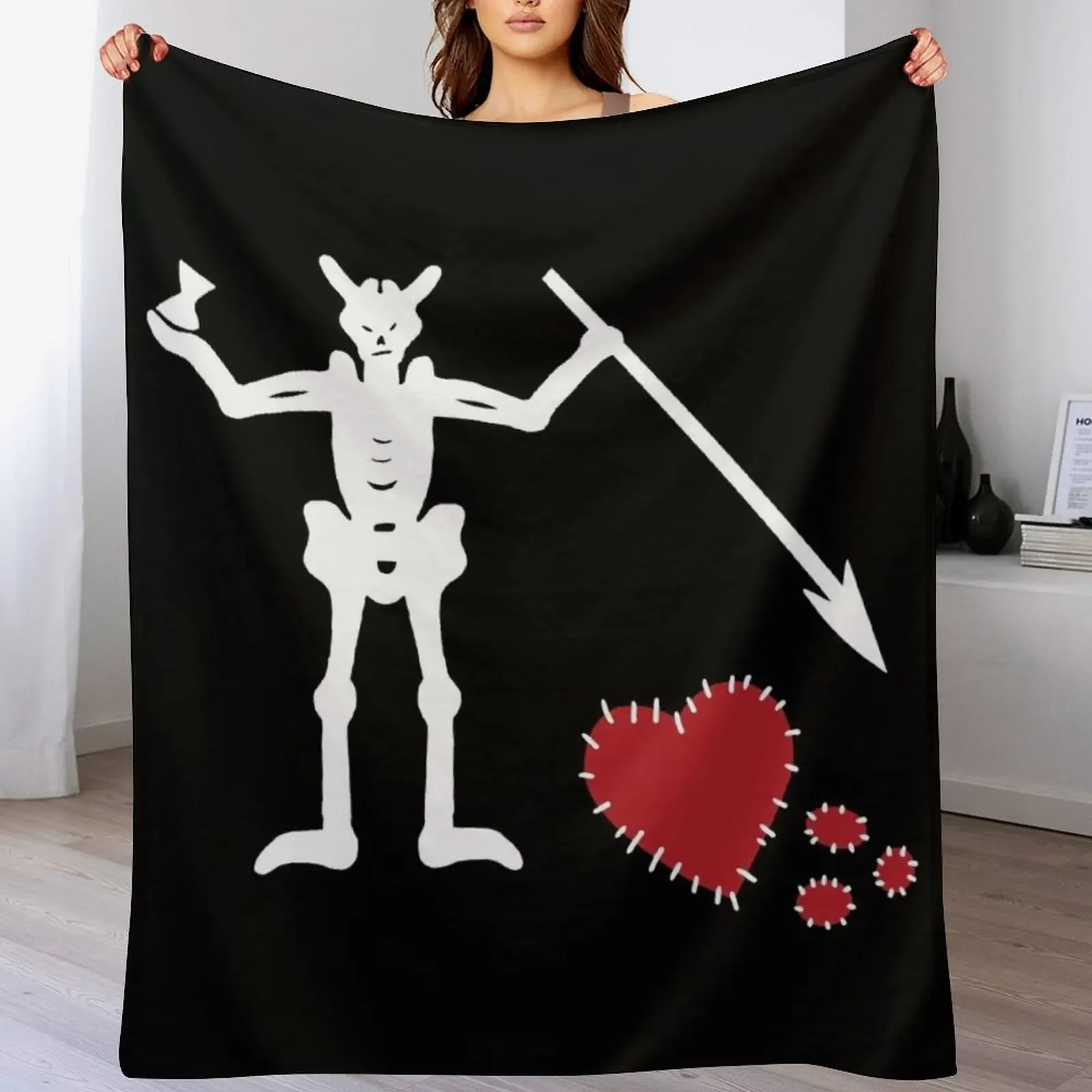 

Broken Hearted Blackbeard's Flag Throw Blanket Soft Sleeping Bag Loose Furrys Blankets