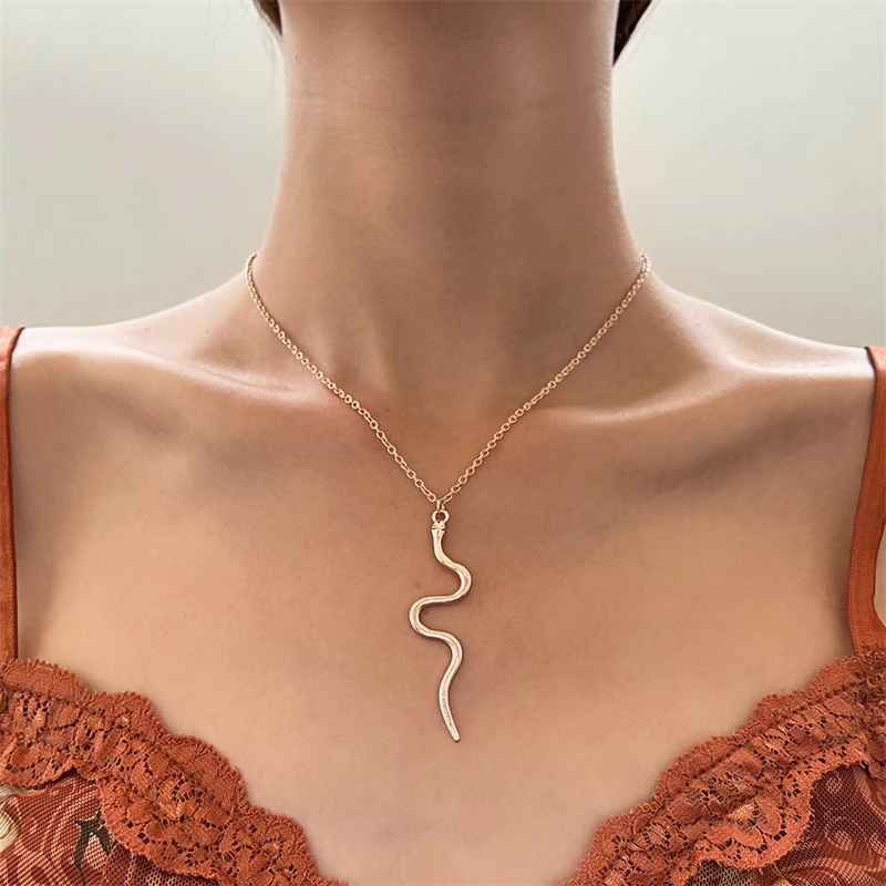 

Punk Minimalist Gold Color Snake Necklace For Women New Design Animal Snake Pendant Choker Party Daily Personality Jewelry Gifts