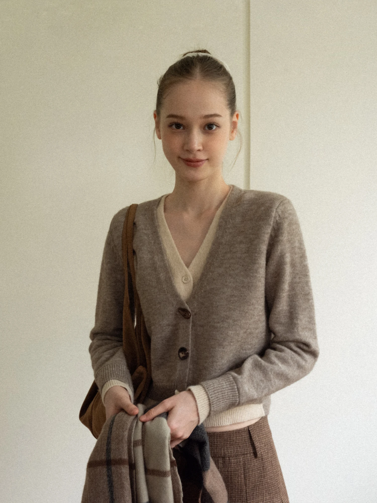 

Soft Chiffon Sweater Women's Autumn Winter V-ne Fake Two-pieced Design i Color Irregular Button Knitted Long Sve Top