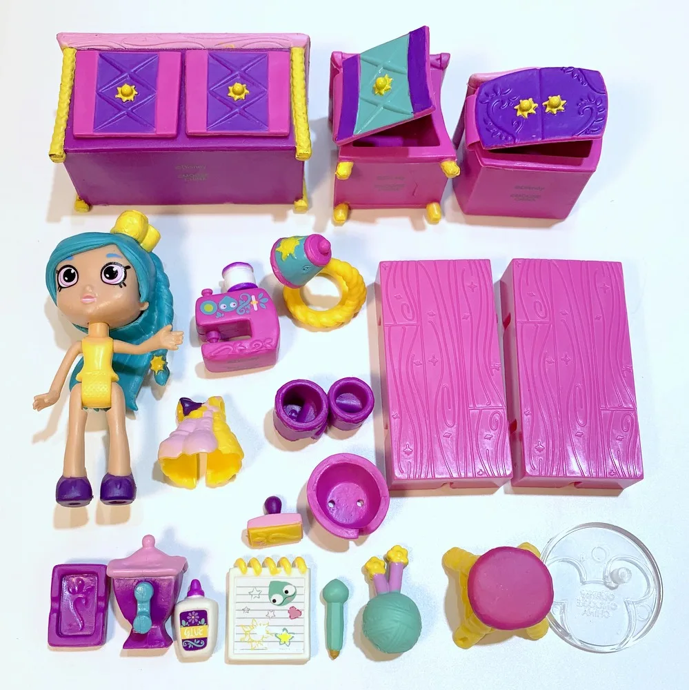 Original Happy Places Disney Season 1 Belle Dining Theme Pack Rapunzel Arts Crafts Theme Pack Poseable Doll Girls Play House Toy