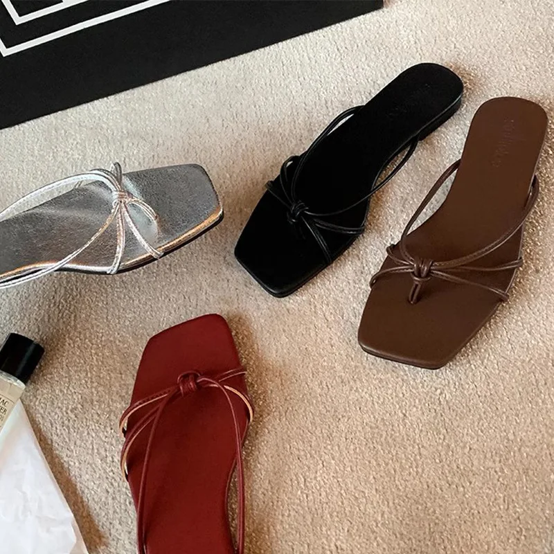 

Grape Mom Summer New French Square Head Fine Straw Hollow Clamp Feet Thick Heel Flat Bottom Cool Slippers for Women