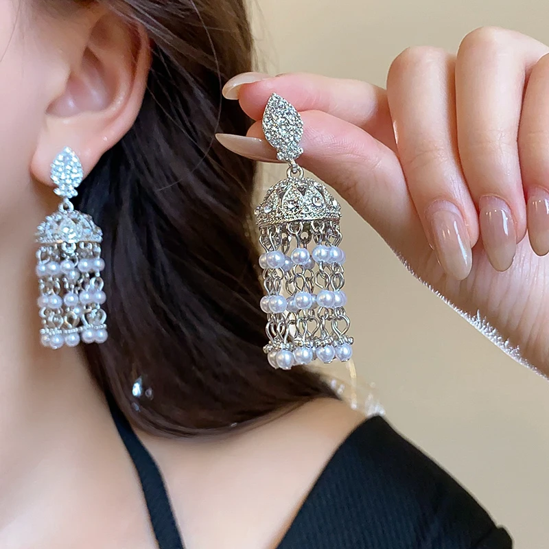 Maple Leaf Imitation Pearl Fringe Dangle Earrings Women Exaggerated Niche Personality New Earring Retro Temperament Jewelry K-