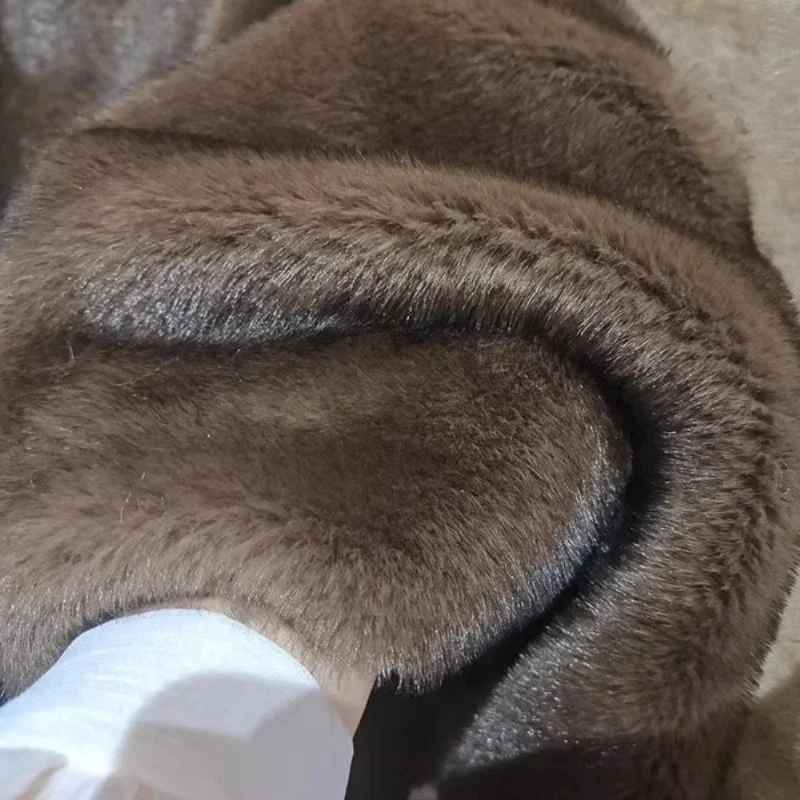 

11mm High Imitation Mink Fur High-low Fur Fabric Clothing Toys Velvet Shoes and Hats Luggage DIY Plush Products Fabric 1000g/m