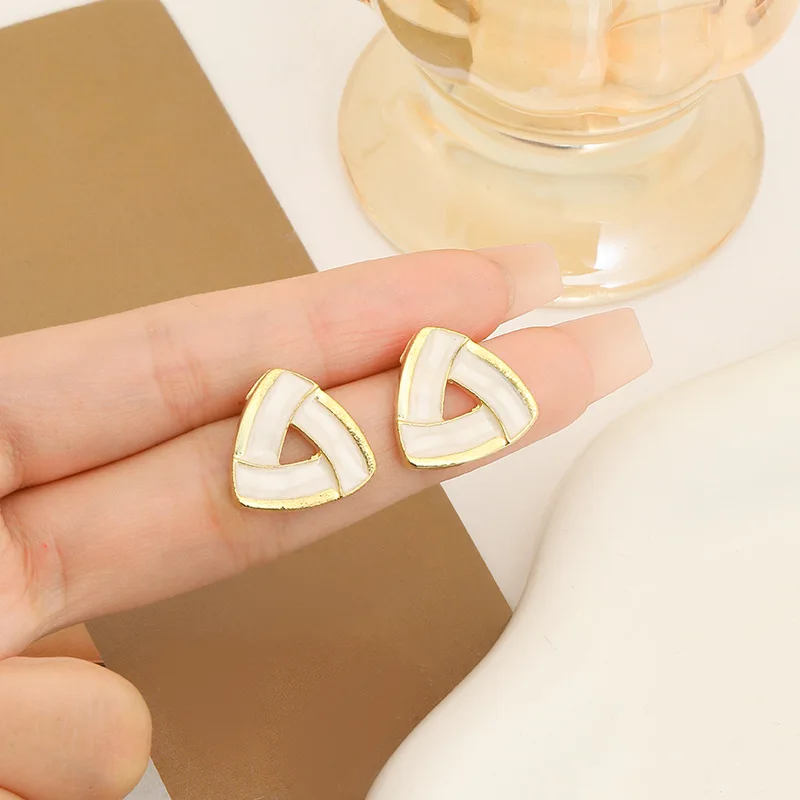 Fashion Luxury Triangular Stud Earrings with Modern Women Earrings Daily Wear Versatile Ear Jewelry