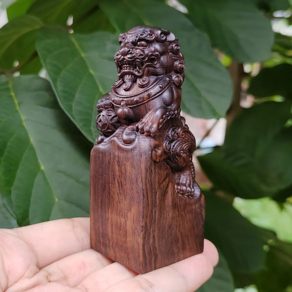 3.8 Inch Wooden Lion Ornament, Hand-Carved, Chinese Style, Suitable for Halloween Decorations, Office Decor, Holiday Decor, Men's Gifts, Home Decor, Centerpiece Decoration, Christmas Gifts