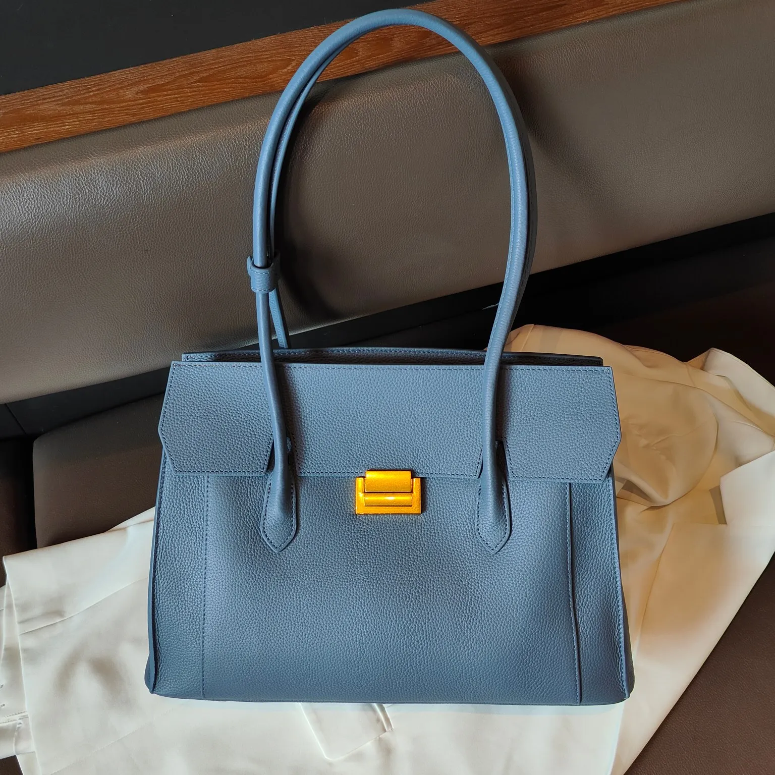 Women's Shoulder Bags Handbags Leather Bags Zipper Closure Large Capacity Underarm Shoulder Bags Fashion Stylev
