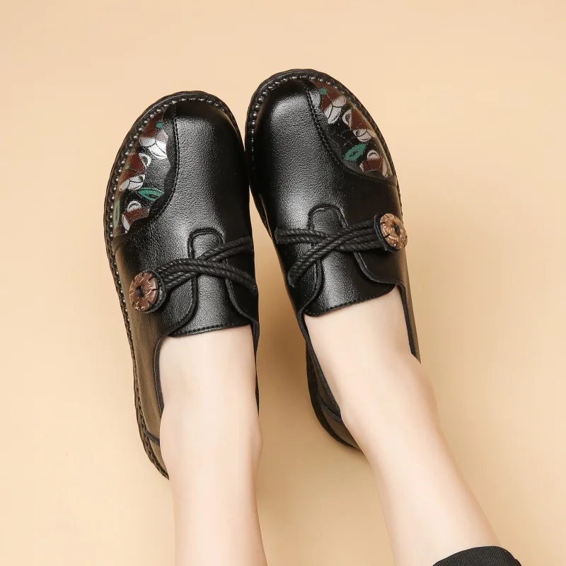 Slip resistant shoes for women new spring ballet flats ladies vintage loafer shoes with string button retro mother flats walking