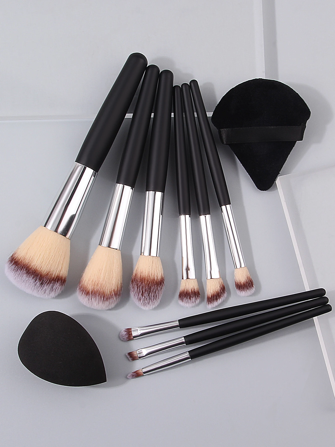 9PCS Black wooden-handled makeup brush set, loose powder, blush, eyeshadow brush, sponge makeup egg + triangular powder puff
