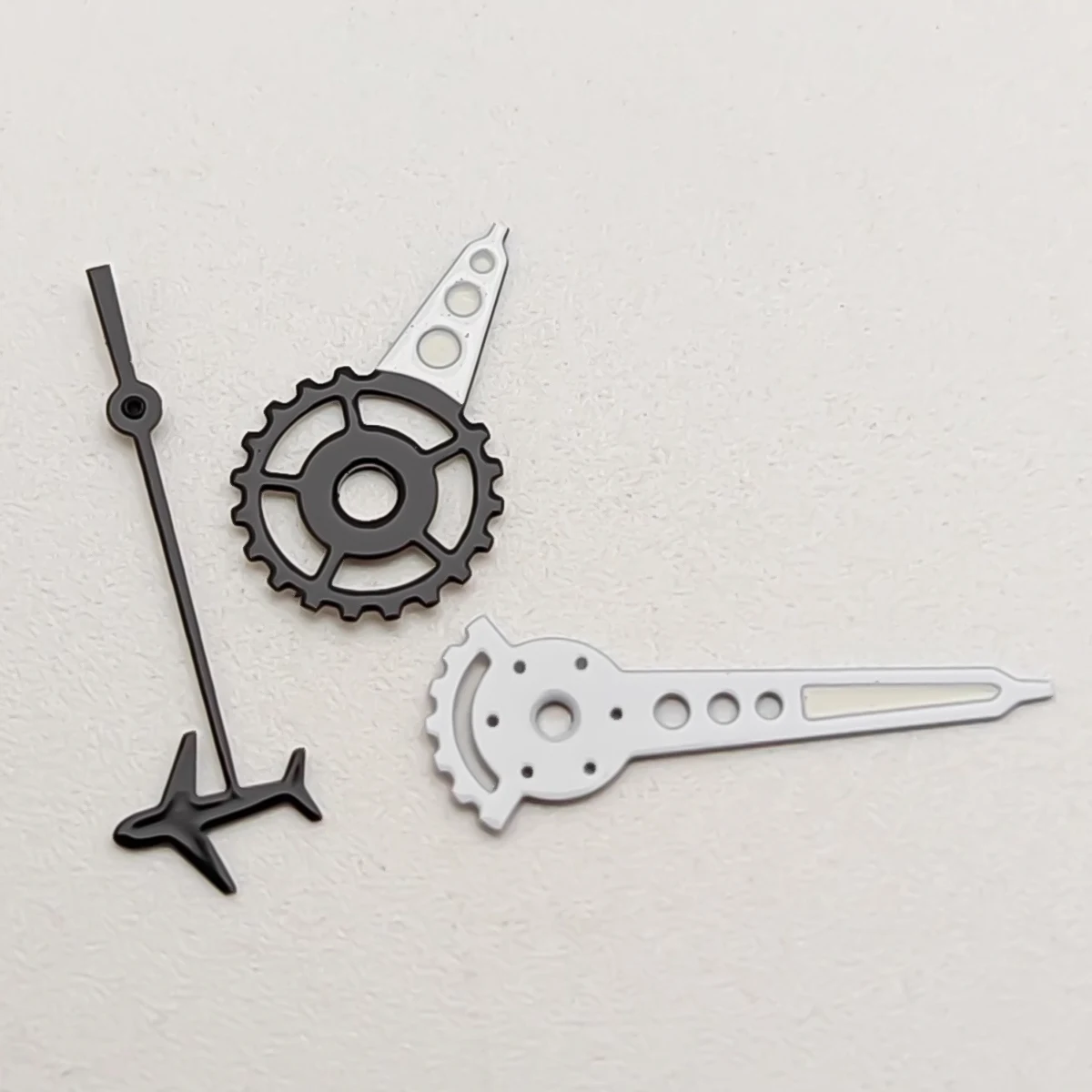 Lancette dell'orologio a forma di ingranaggio Lancette dell'orologio luminose verdi lancette dei secondi per aereo per movimento NH35/34/36/NH70 Strumenti meccanici Ago