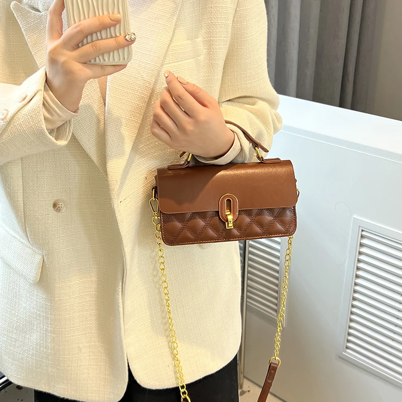 Adjustable Shoulder Strap Exquisite Workmanship Soft And Comfortable Latch Open And Close Shopping Commuter Shoulder Bag