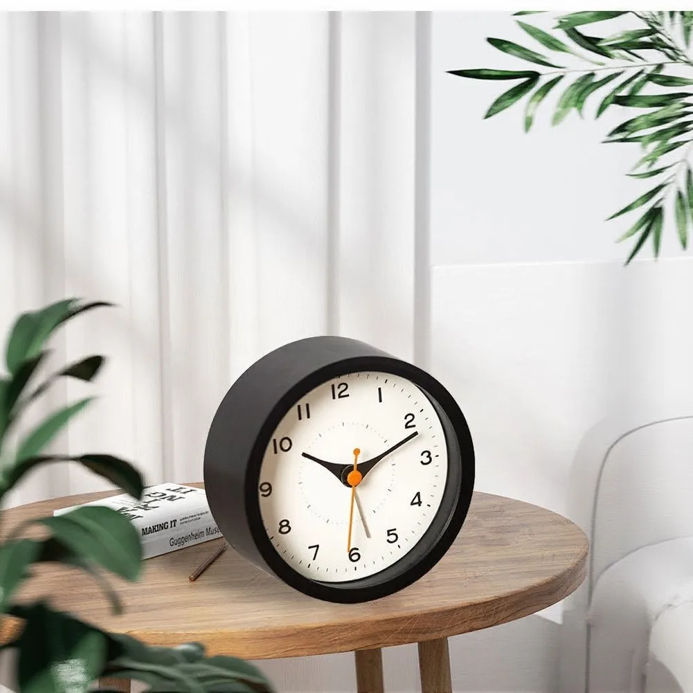10.4 cm Round Silent Digital Clock for For children Students Bedroom Desk Decor Stylish Wood Finish Home Office Use