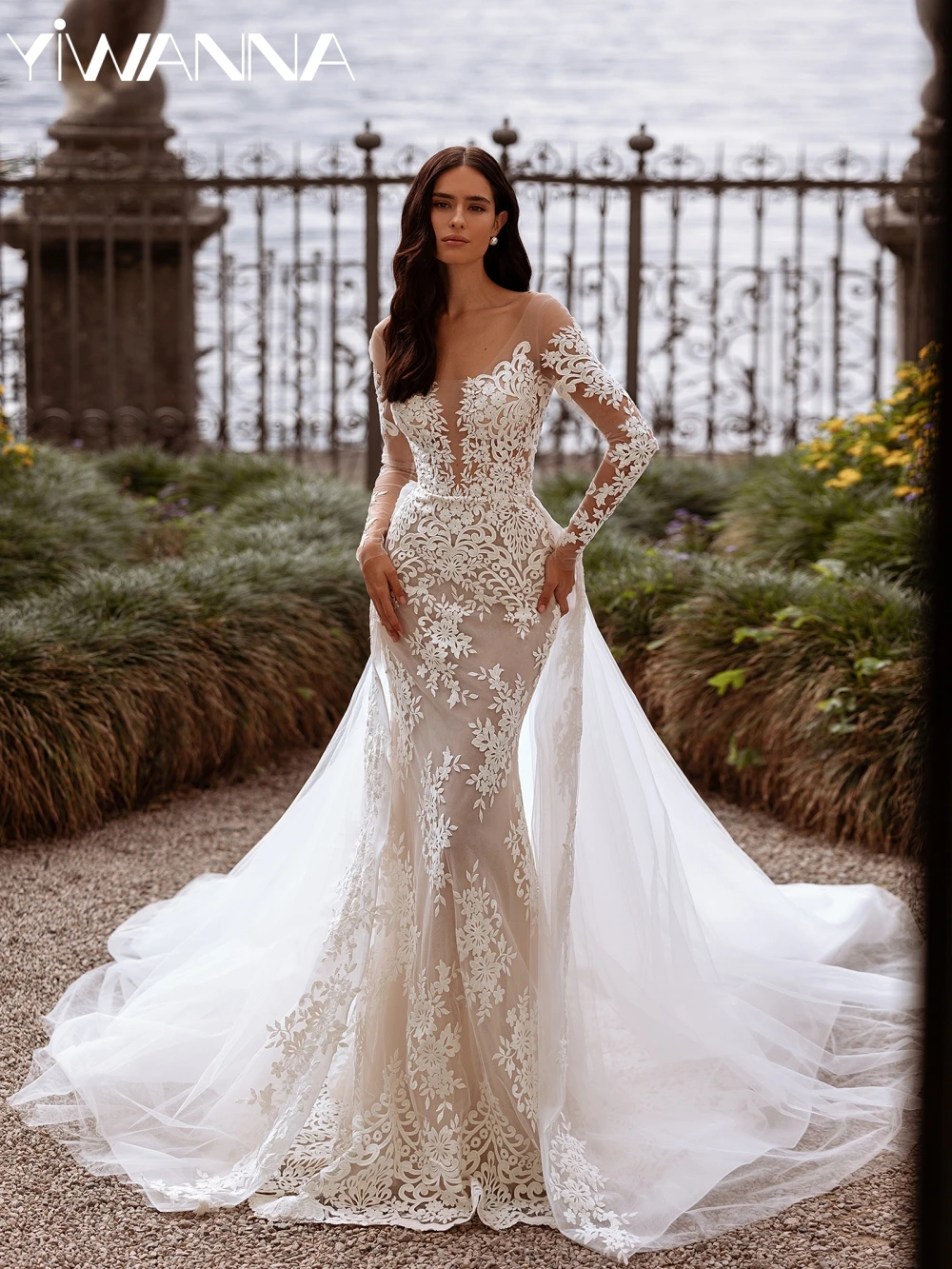 

Detachable Train Charming Lace Appliques Wedding Dress Illusion Long Sleeve Backless Bridal Gown Customized Dresses For Bride