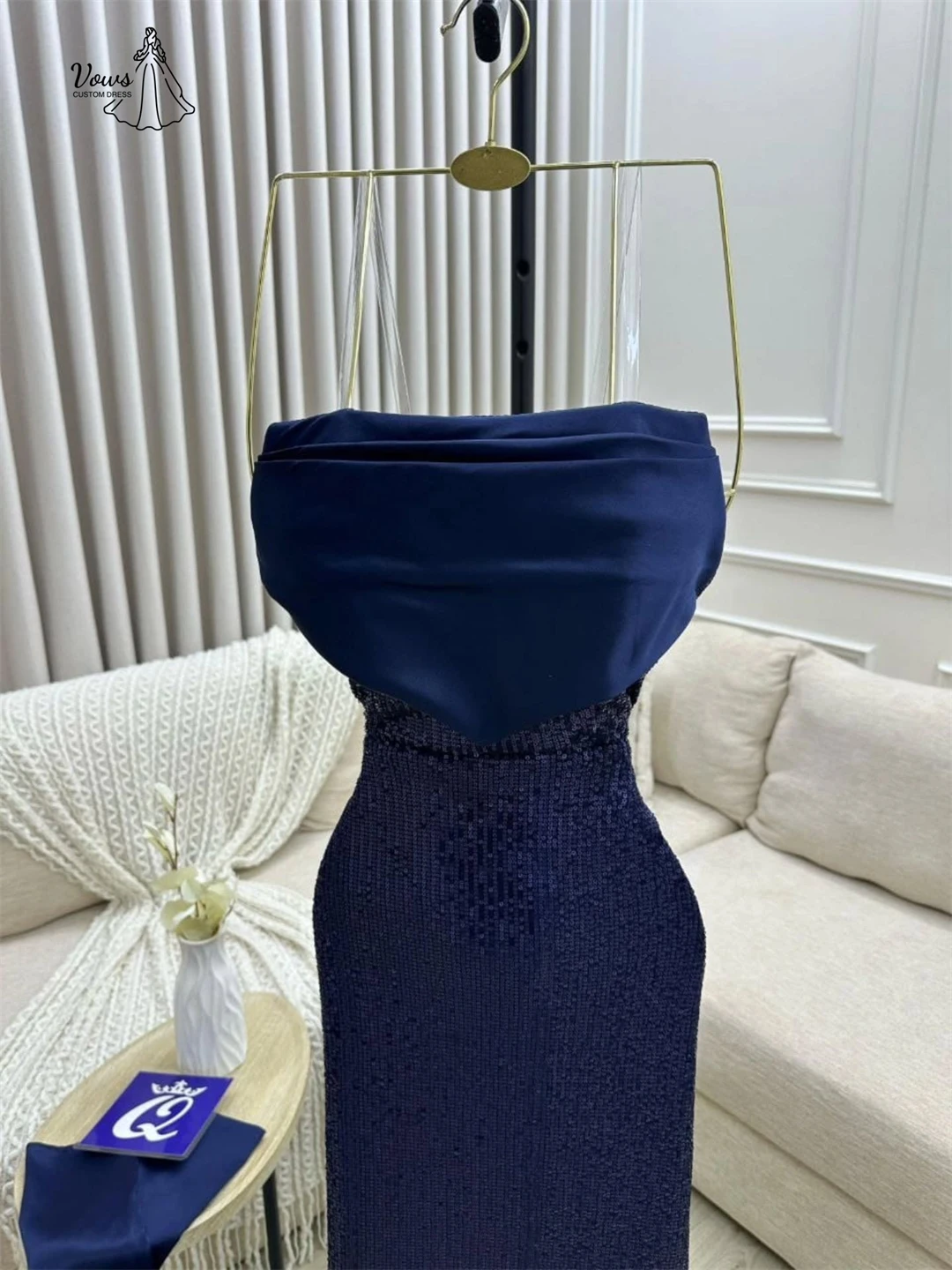 ชุดราตรีออกงานหรูหราประดับเลื่อมแบบสั่งตัดพิเศษสำหรับผู้หญิง แขนเสื้อแบบเปิดไหล่ เหมาะสำหรับงานเลี้ยง งานพรอม