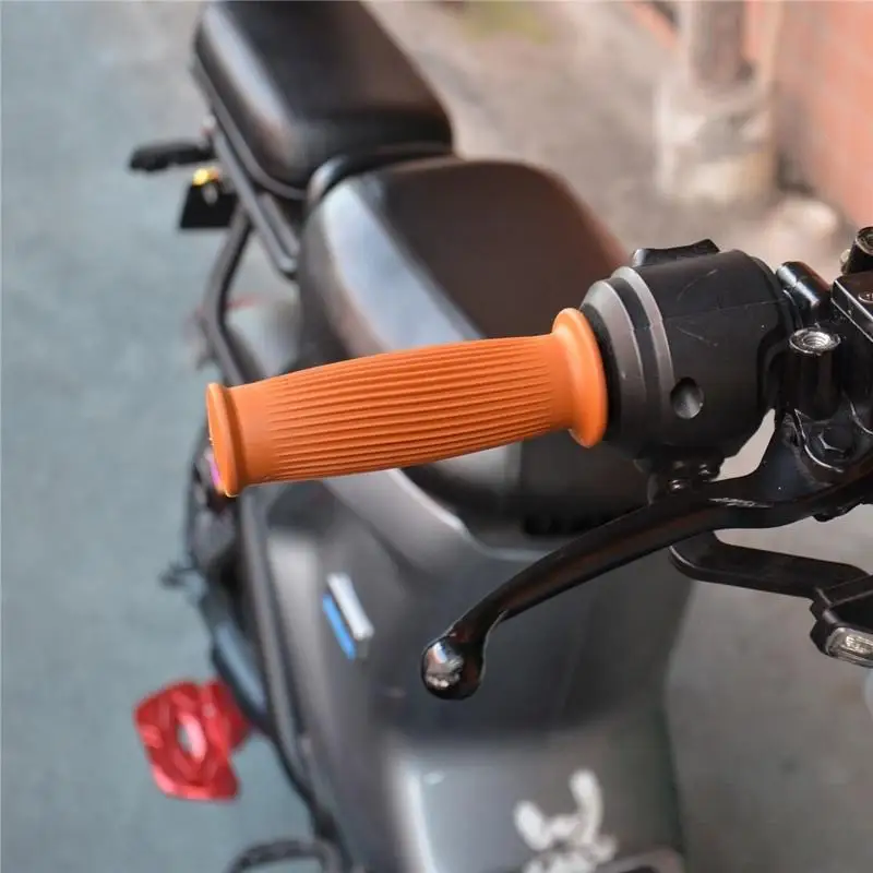 22MM Klassische Universelle Motorrad-Lenkergriffe Verschleißfester Gummi für Cafe Racer Motorrad-Zubehör – Detail 9
