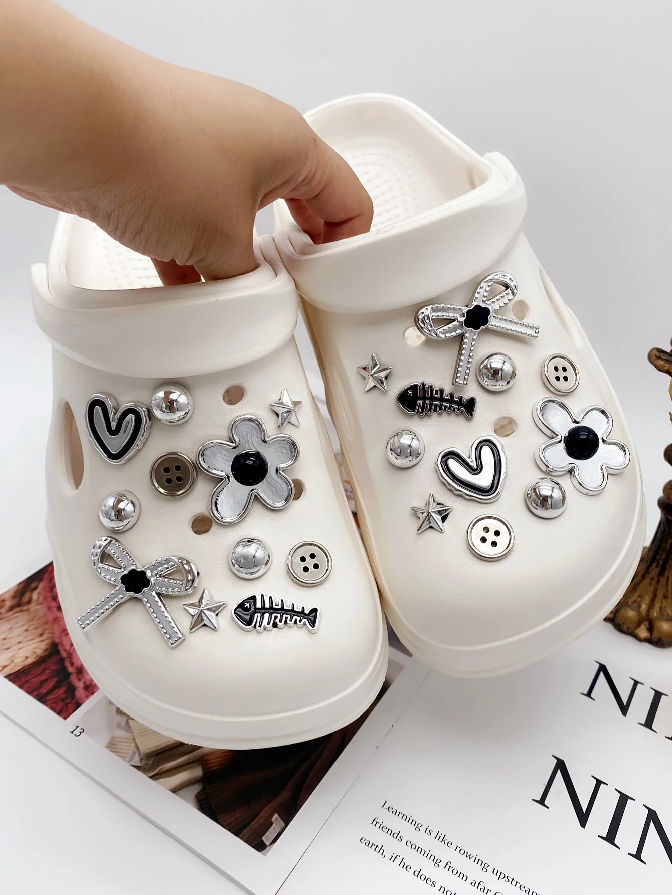 

22 штуки серебряных цветов, бантов, рыбьих костей, любви, пуговиц, жемчуг из АБС-пластика, пентаграммы звезд, пуговицы для обуви, украшения своими руками, мульти