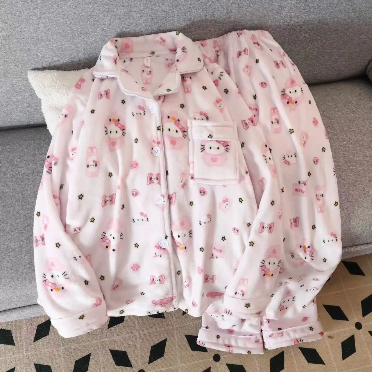

Женский пижамный комплект в стиле аниме «Hello Kitty», Sanrio Kawaii, плюшевая домашняя одежда, зимние утолщенные штаны с длинными рукавами с героями мультфильмов, сохраняющие тепло для девочек
