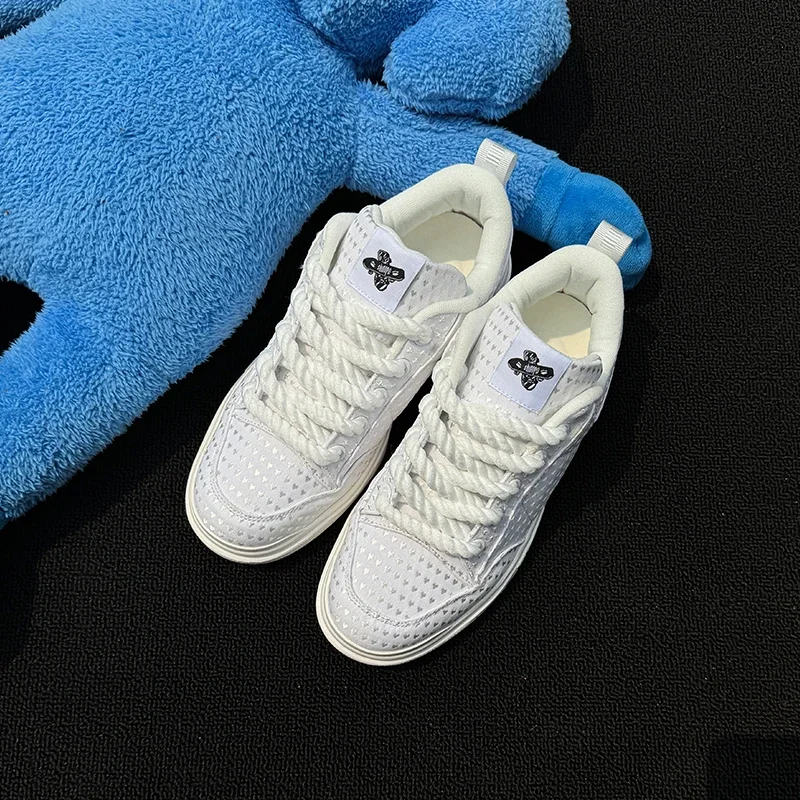 White Heart-Shaped Sneakers, Korean-Style Trendy Loafers, Large Size Men's Casual Shoes, Breathable Casual Sneakers for Spring and Autumn, High Aesthetic Value view 2