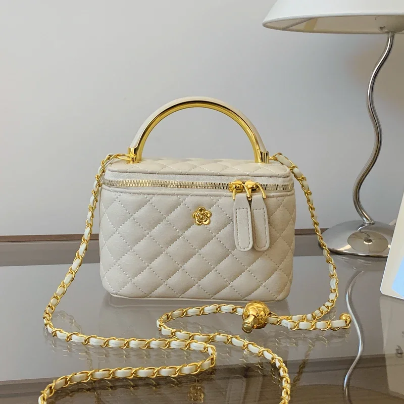 

2025 New Women's Large Capacity Diamond Grid Single Shoulder Diagonal Cross Hand-held Small Square Bag, Famous Luxury Designer