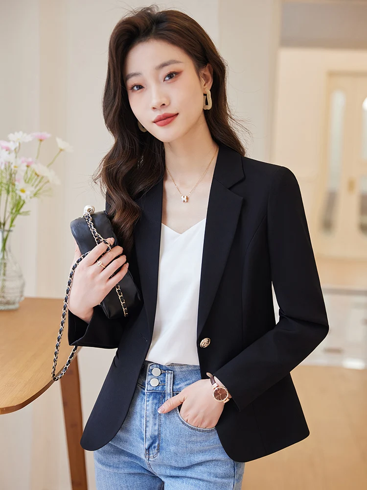 

Черный короткий повседневный женский пиджак 2026: Новая весенняя модель в корейском стиле, из полиэстера, однотонный, приталенный крой