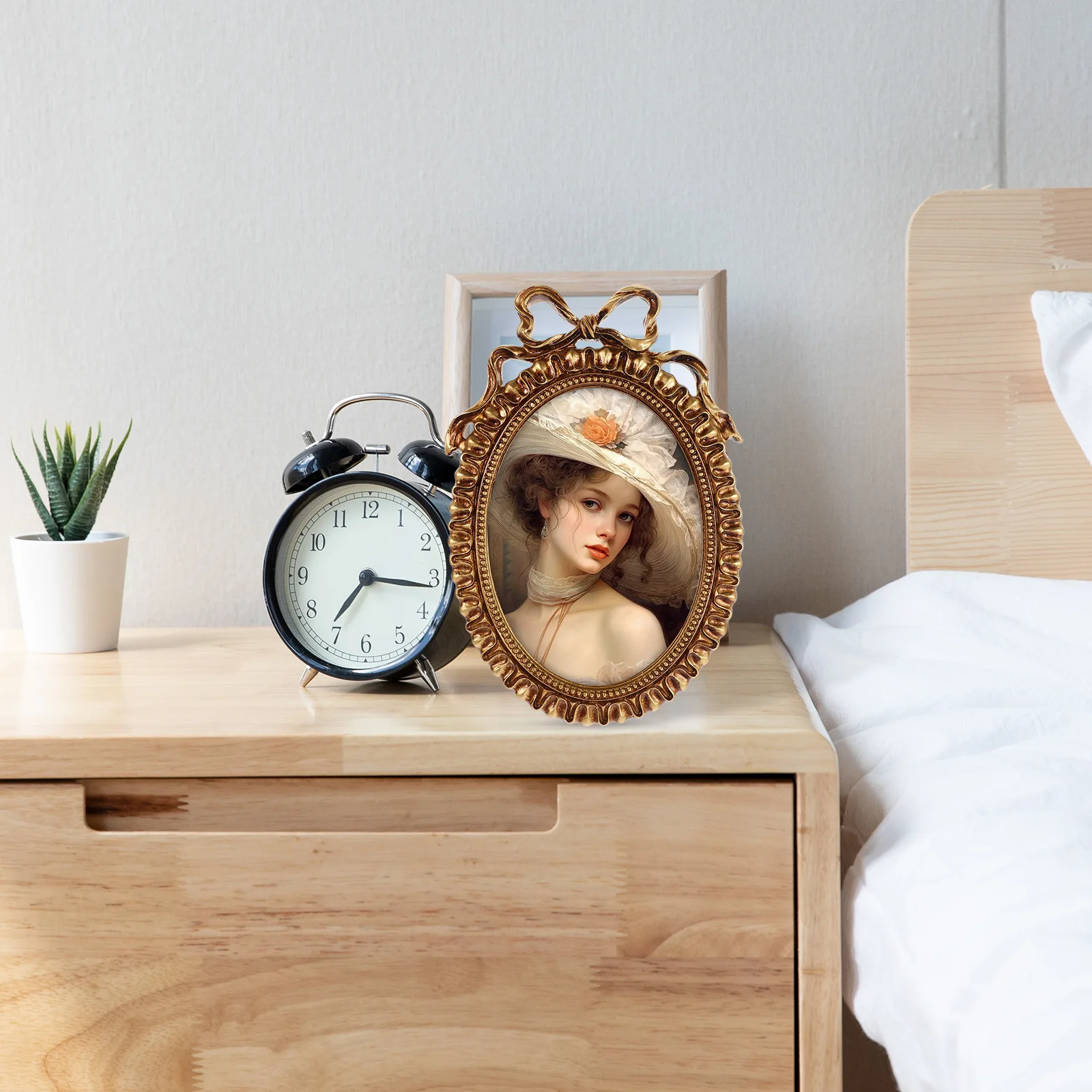 

Resin Oval Relief Photo Frame Elegant Embossed Tabletop Decorative Vintage Picture Display Frame Home Decor Picture Frames