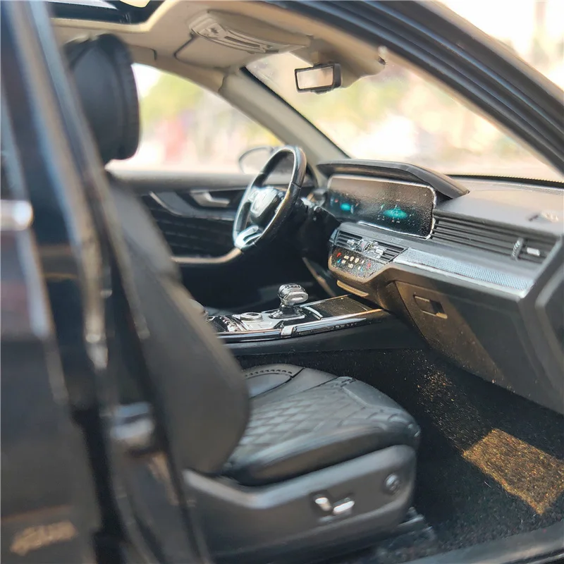 1/18 HONGQI HS5 SUV Paduan Model Mobil Diecast Logam Kendaraan Off-Road Model Mobil Simulasi Tinggi Koleksi Mainan Anak Hadiah Dekorasi