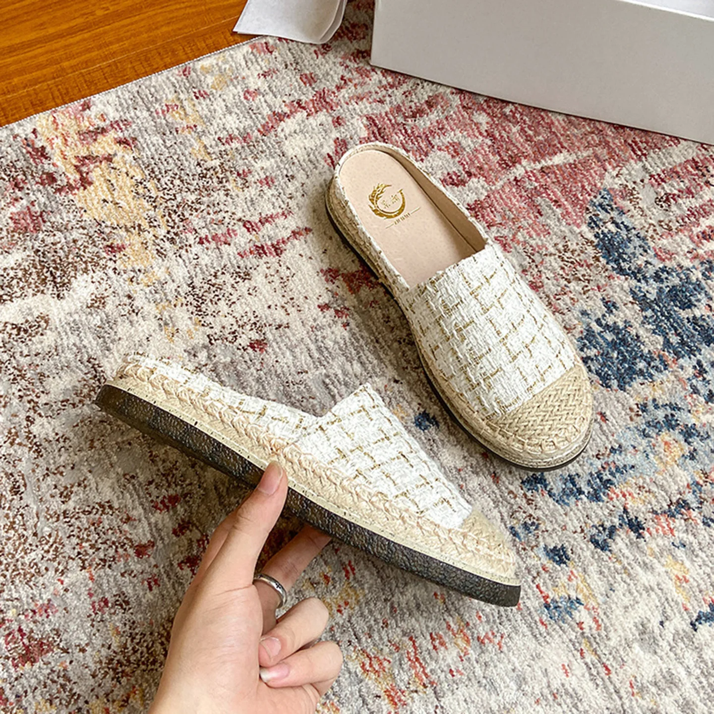 

2026 new summer flat slippers closed toe exposed back sandals comfortable slippers women outdoor leisure slippers loafers shoes