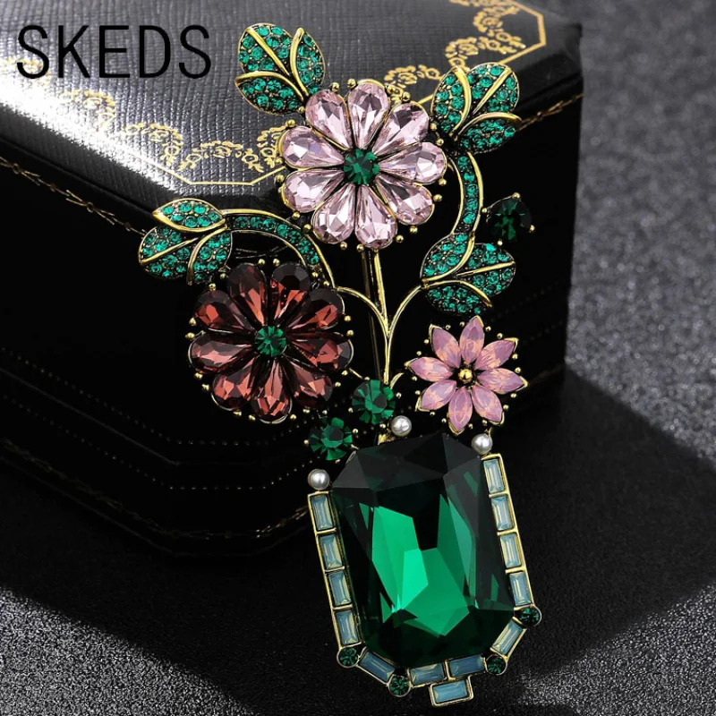 SKEDS exquisito jarrón de cristal de lujo broche de flores Pin para mujeres niñas elegante clásico Rhinestone brillante Boutique insignias hebillas