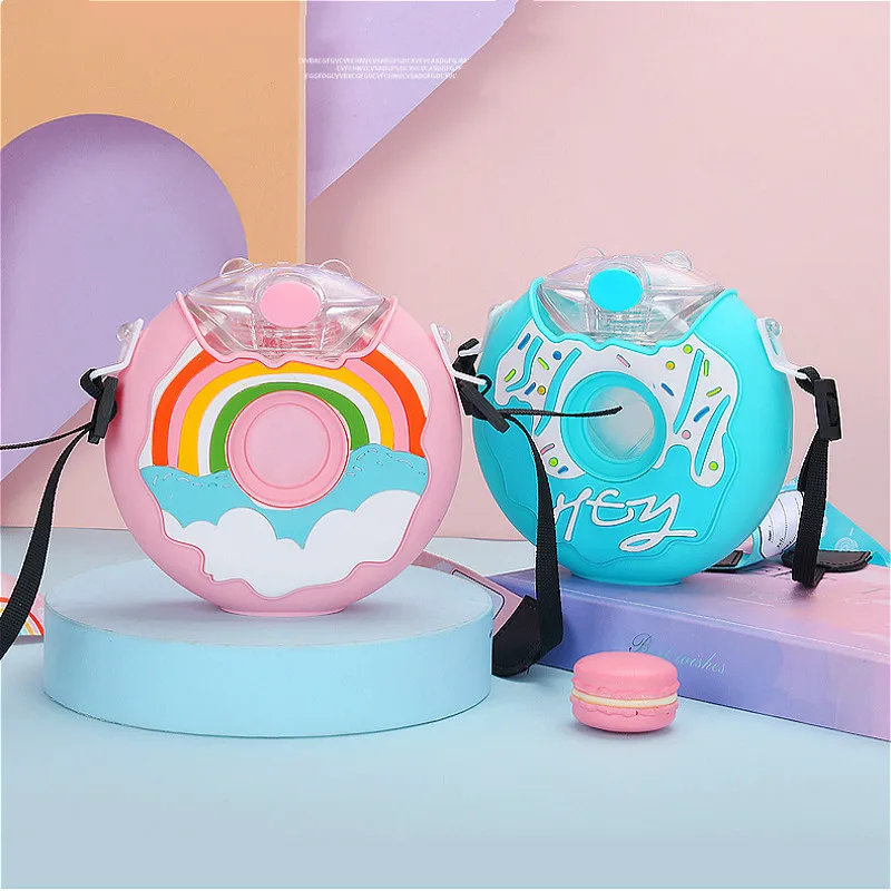 

Children's Donut Water Bottle Silicone with Straw Portable Rainbow Color Water Bottle Kindergarten Kids Drinking Bottle