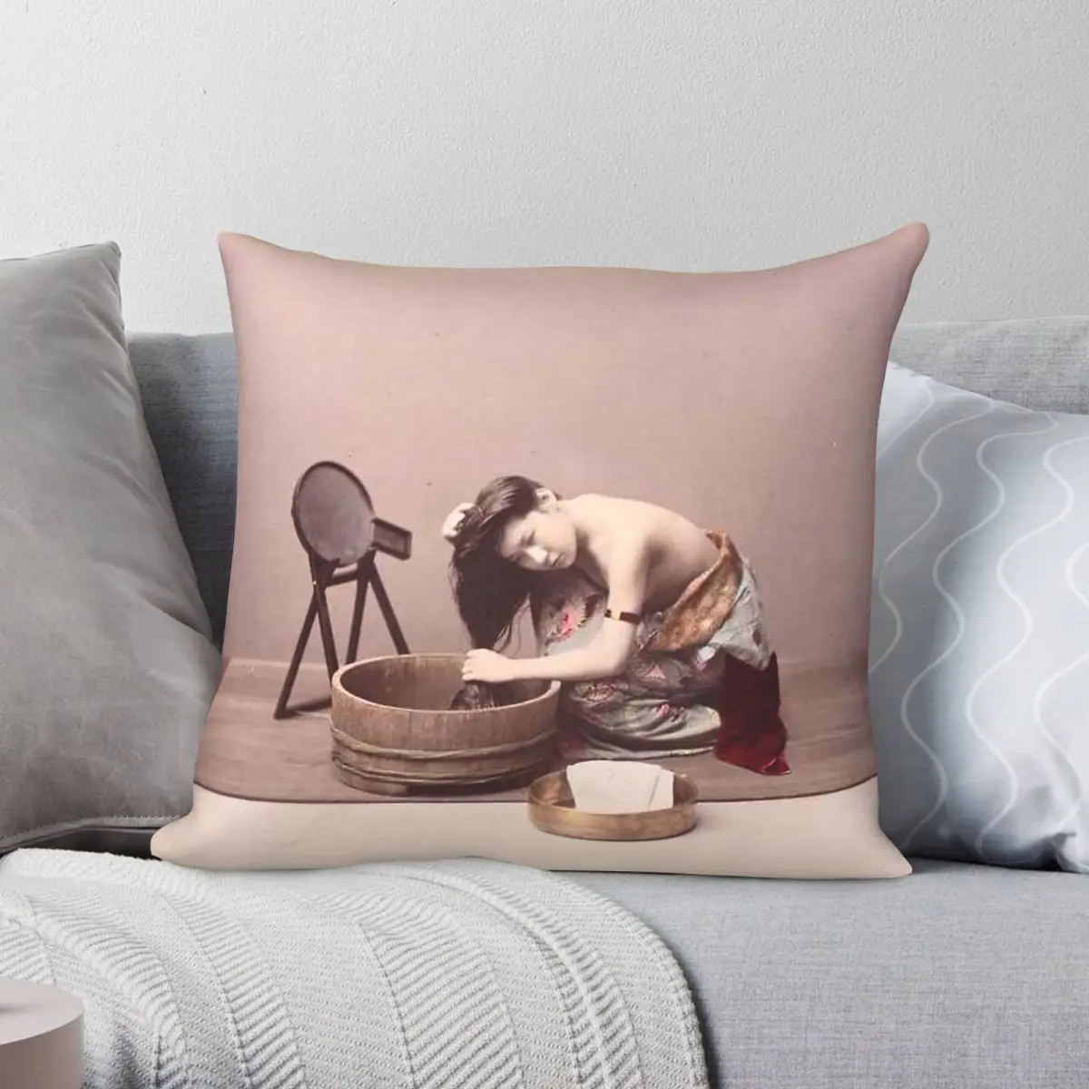 Geisha Kimono Washing Her Hair Square Pillowcase Polyester Linen Velvet Creative Zip Decorative Home Cushion Cover