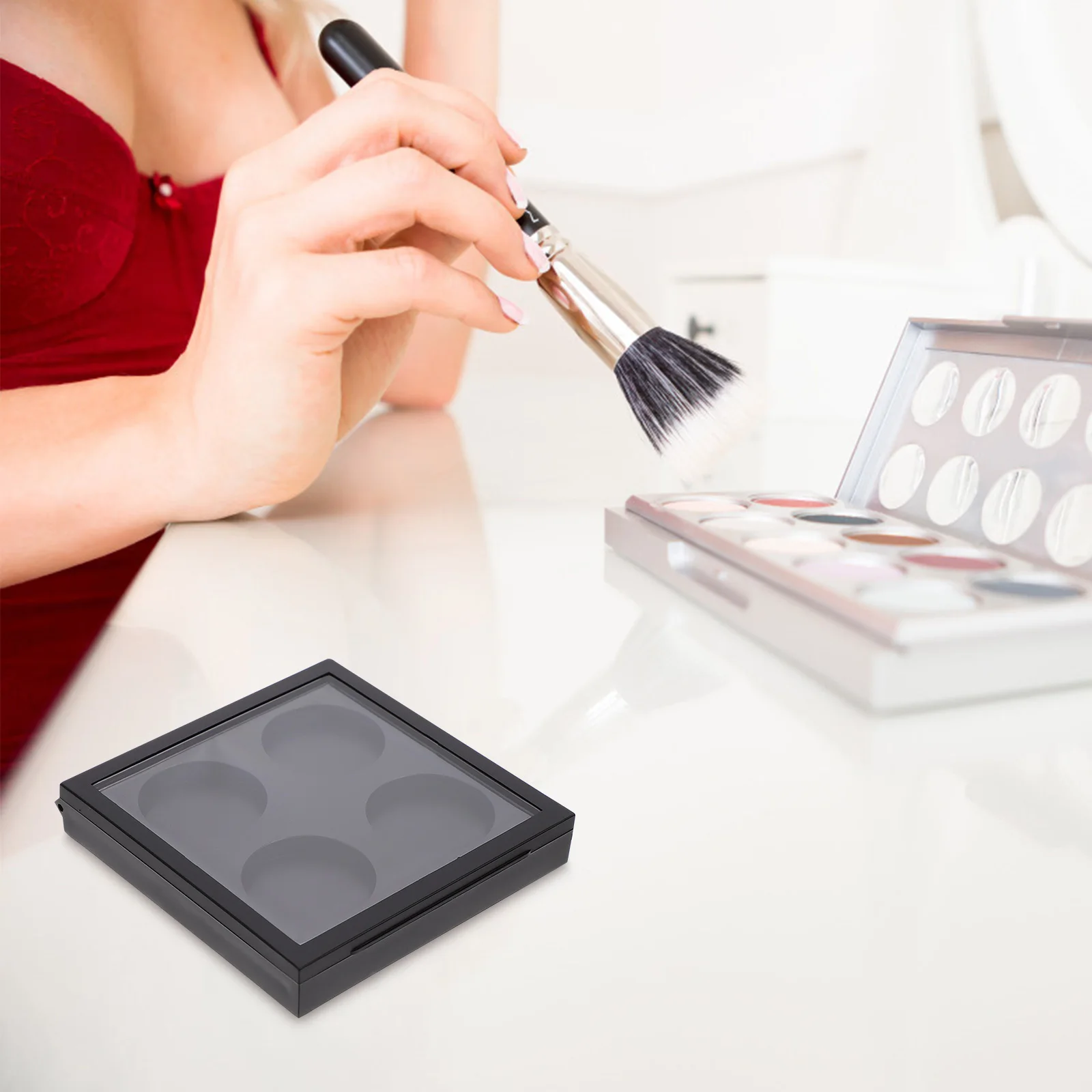 

5 Pcs Empty Eyeshadow Plates Magnetic Buckle 4 Color Transparent Cover Cases Plastic Window Travel Size Cosmetics Boxes