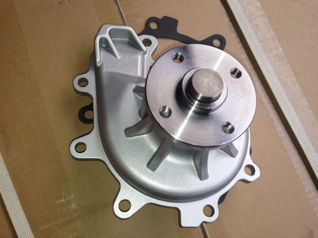 Applicable to Isuzu 4 HF1 Engine Water Pump Excavator Accessories