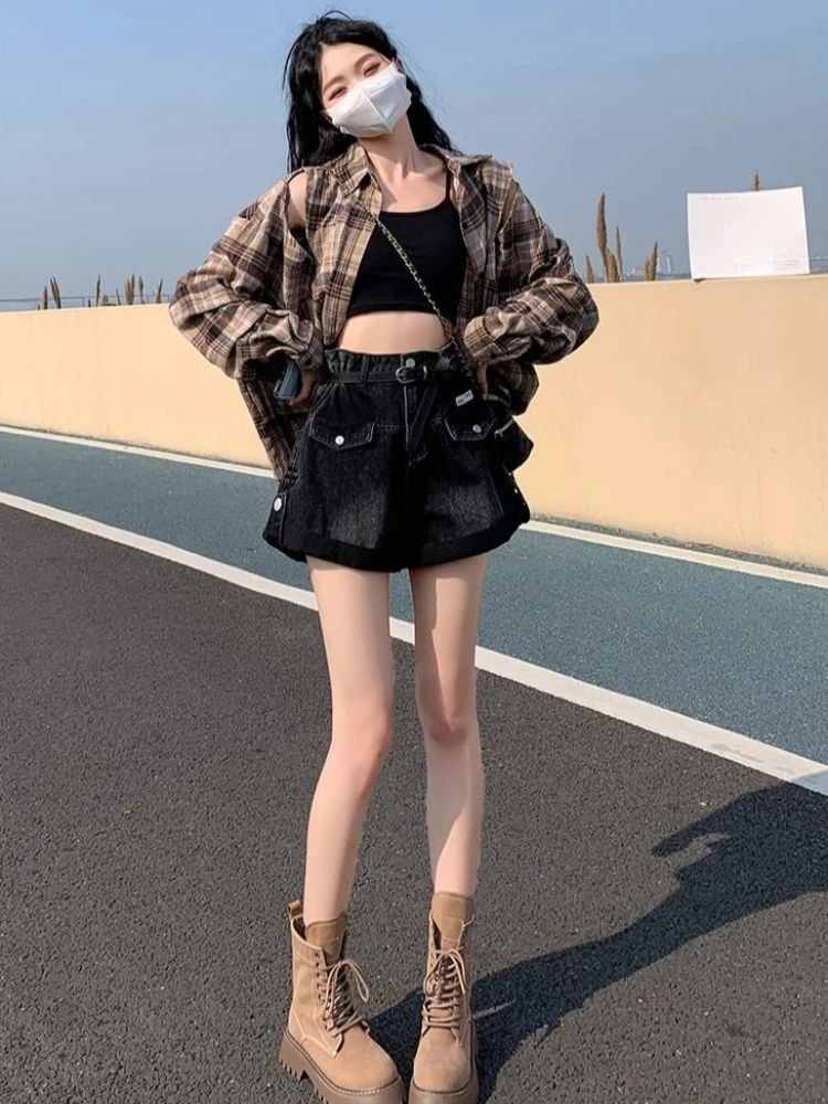 

Женские джинсовые шорты с высокой талией, свободные, повседневные, черные, с отворотами, летние, легкие, А-силуэт, широкие штанины, новый стиль 2026