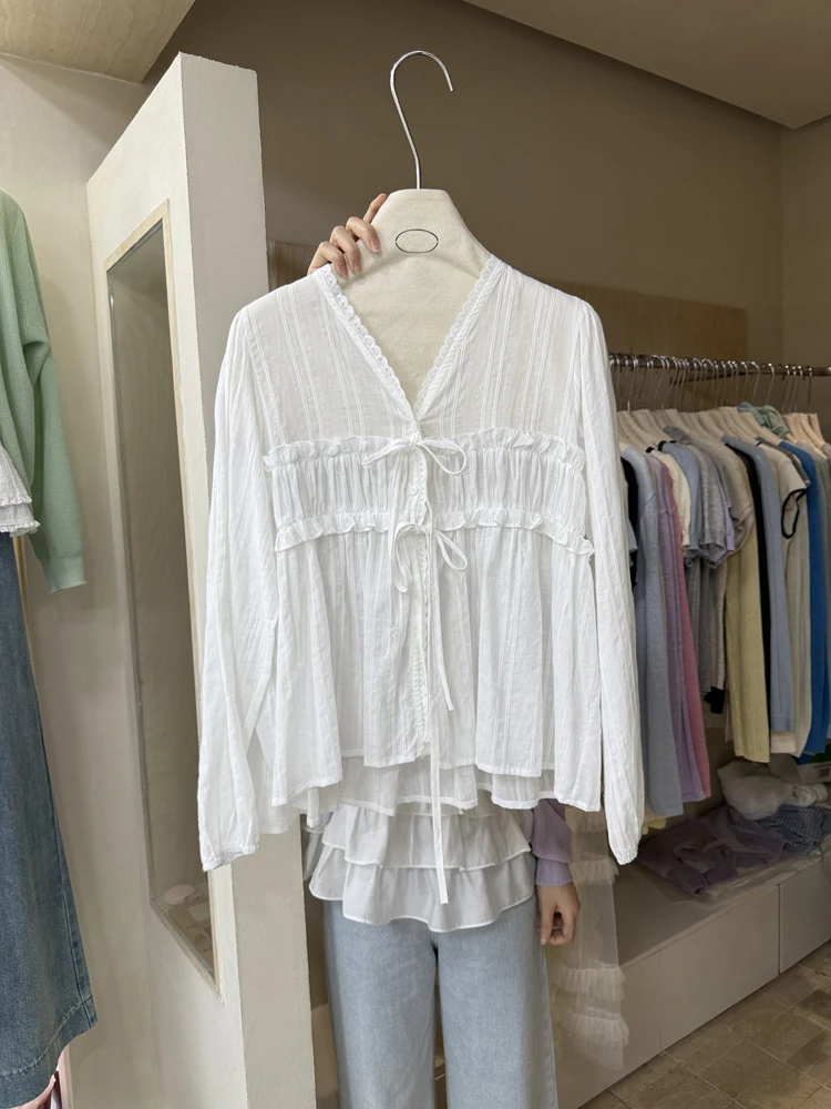 

Новая весенняя корейская блузка с V-образным вырезом, кружевными вставками и поясом, универсальная, стройнящая, для молодых женщин