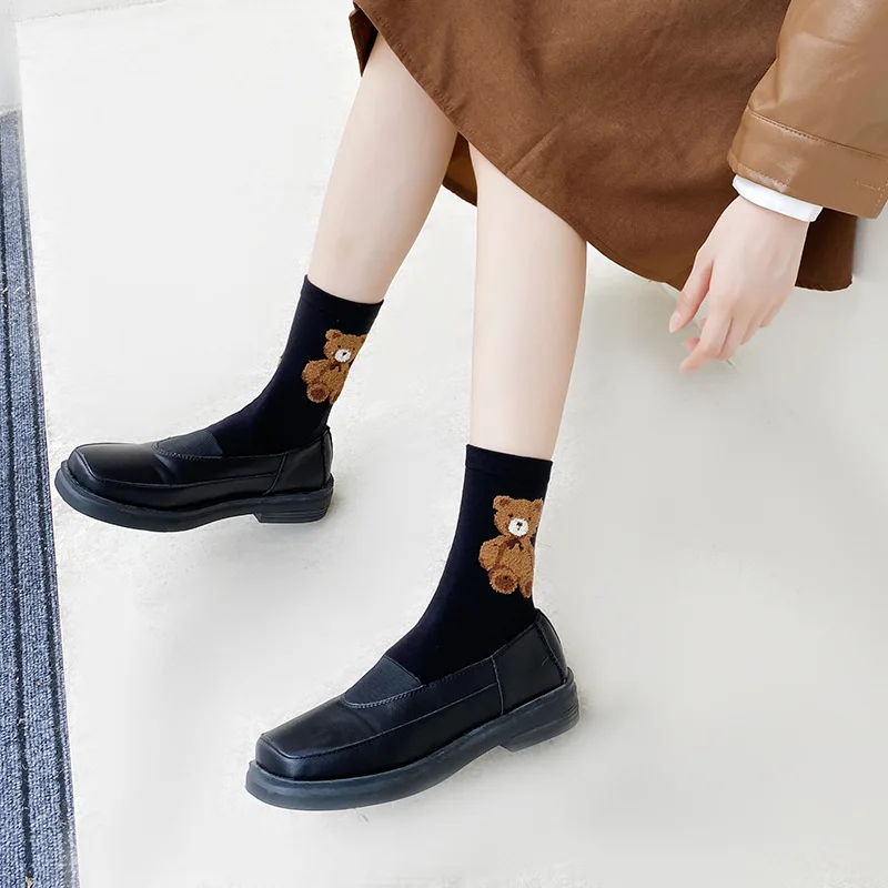 Chaussettes en coton Harajuku pour hommes et femmes, bonne qualité, dessin animé, ours, chaussons de skateboard, nouveauté, respirantes, cadeau de